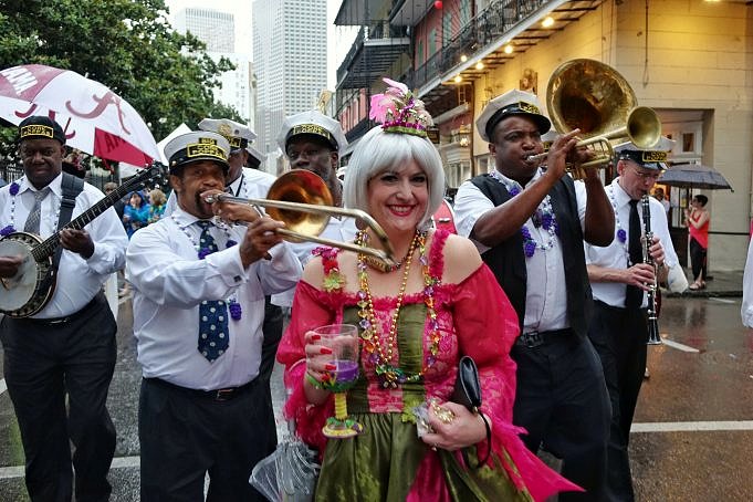 Krewe Van Barkus. Mardi Gras Dog Parade In New Orleans